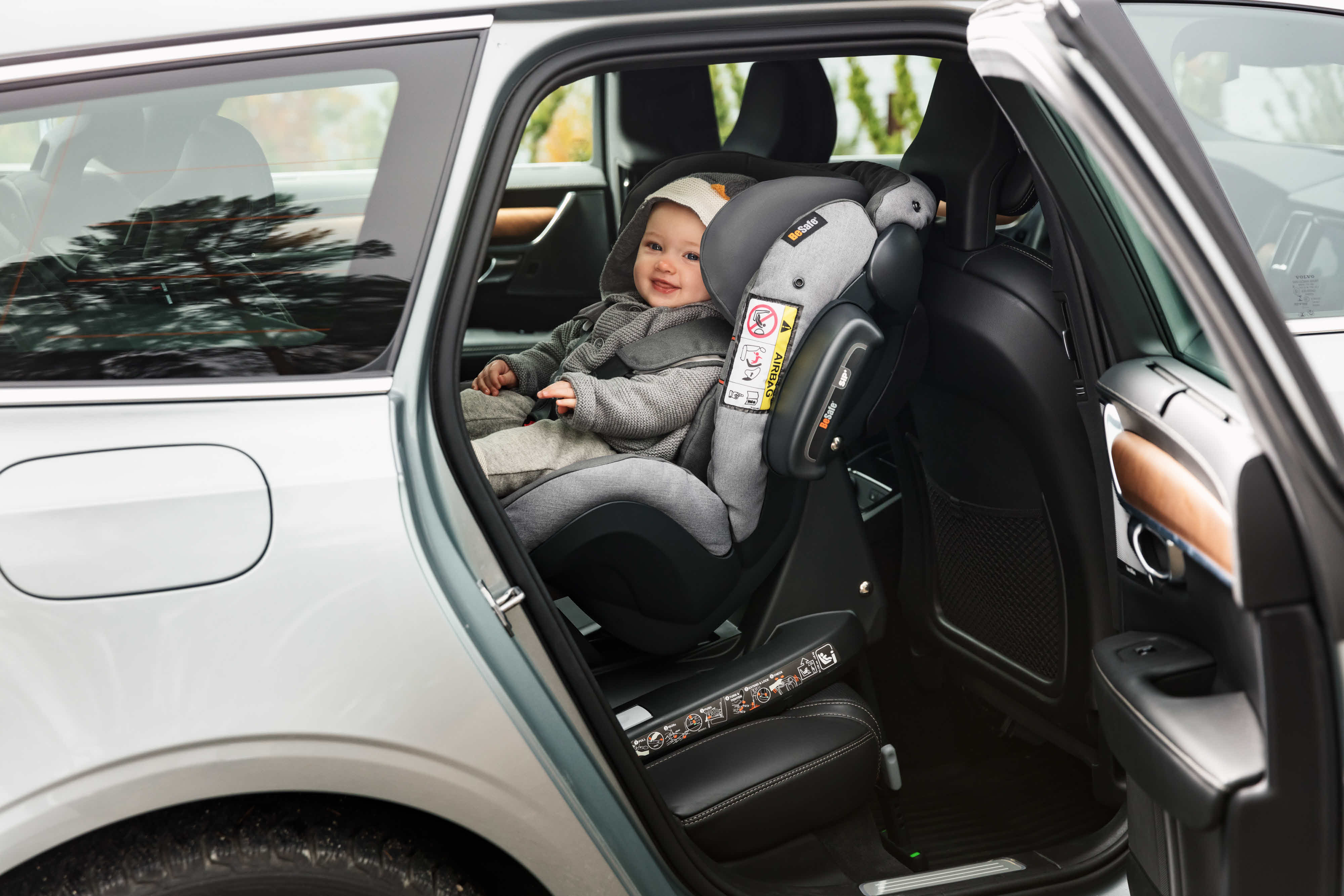 The purely rear facing child car seat BeSafe iZi Kid X3 i Size has passed some of the toughest tests on the market UN r129 i Size and Swedish Plus BeSafe